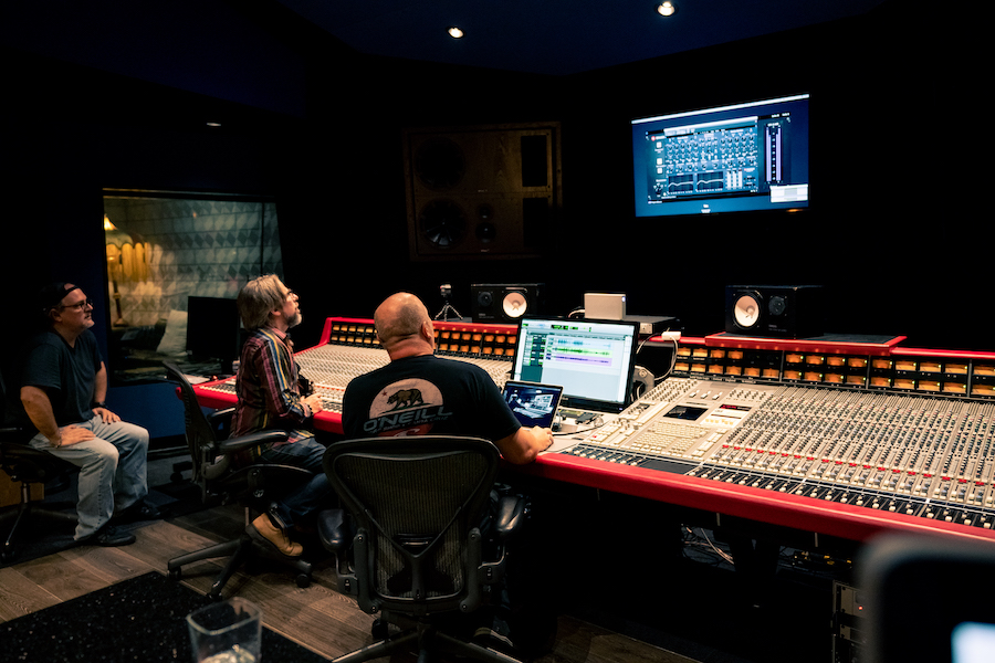 Brainworx Audio owner Dirk Ulrich visits Sphere Studios in LA Brainworx